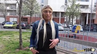 Blonde franco-pakistanaise se fait enculer
